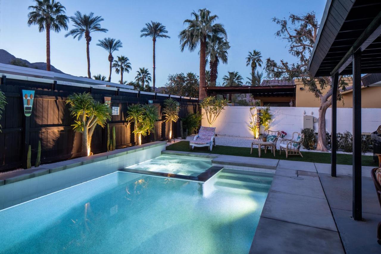 Mid-Century Modern Home In Beautiful La Quinta Exterior photo